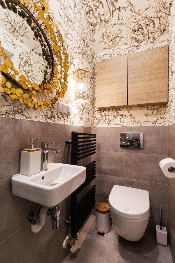 Wawel Castle View - Center - By Upstairs Apartment *